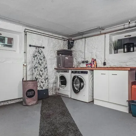 3 Bedroom Beautiful In Wartenberg